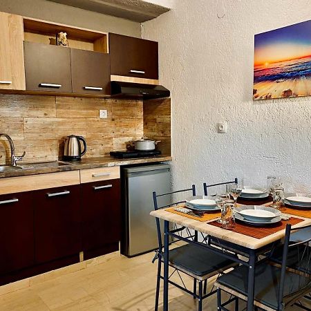 Peaceful Studio Apartment Near The Sea! シティア エクステリア 写真