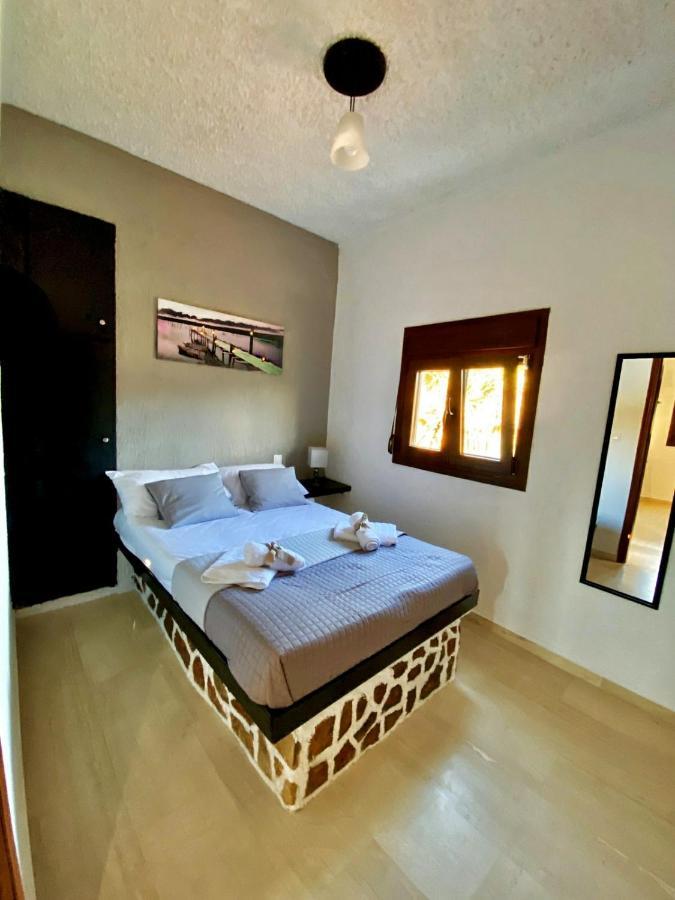 Peaceful Studio Apartment Near The Sea! シティア エクステリア 写真