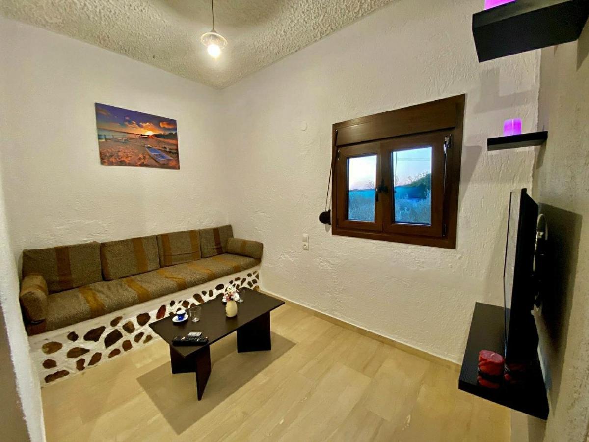 Peaceful Studio Apartment Near The Sea! シティア エクステリア 写真